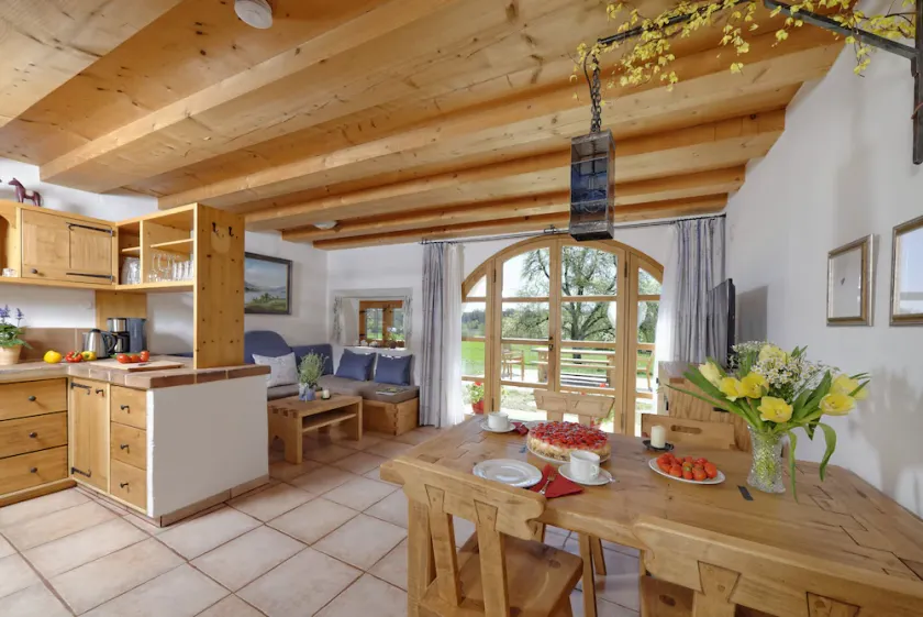 Ground floor apartment with terrace near Lake Chiemsee - Image 1