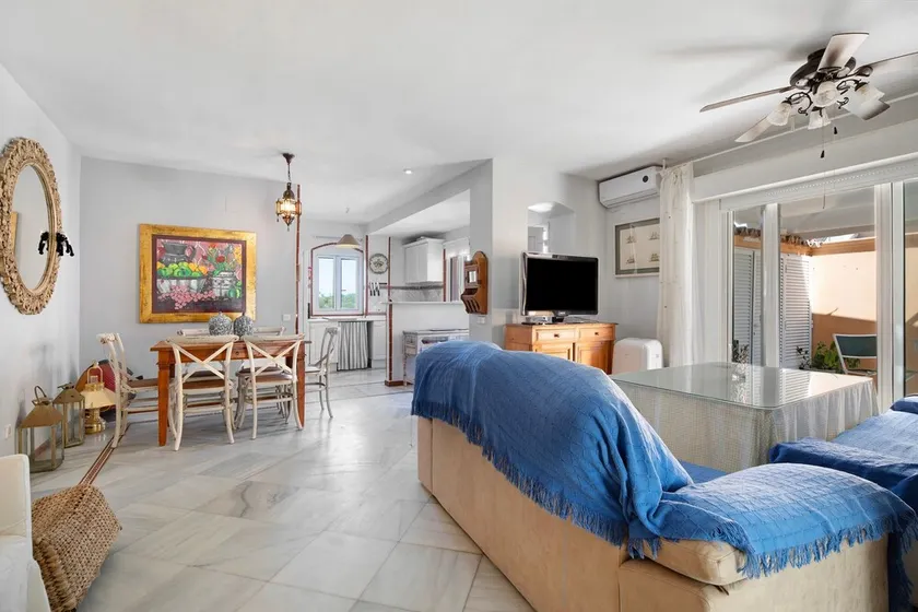 Appartement 'Magnifico Piso En La Playa' avec vue sur la mer, terrasse privée et Wi-Fi - Image 1