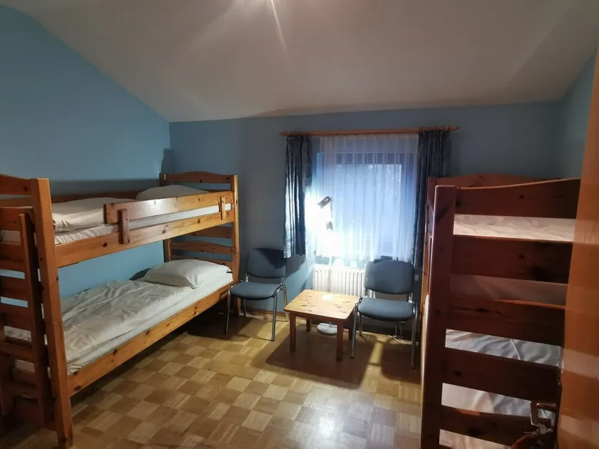 Four-bed room - Image 1