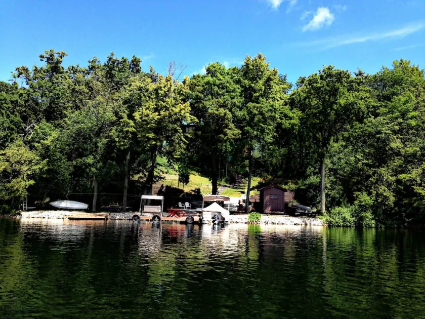 Spacious Lake House with Beautiful Views and 123 Feet of Swimming Frontage - Image 1