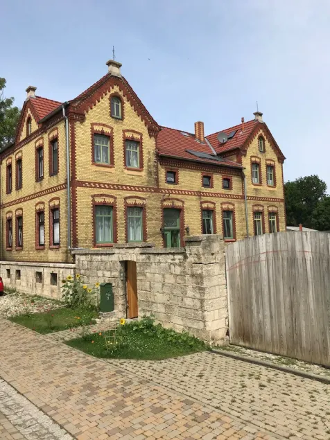 Ruhige Landhaus-Einzimmerwohnung mit 9000 qm Garten - Image 1