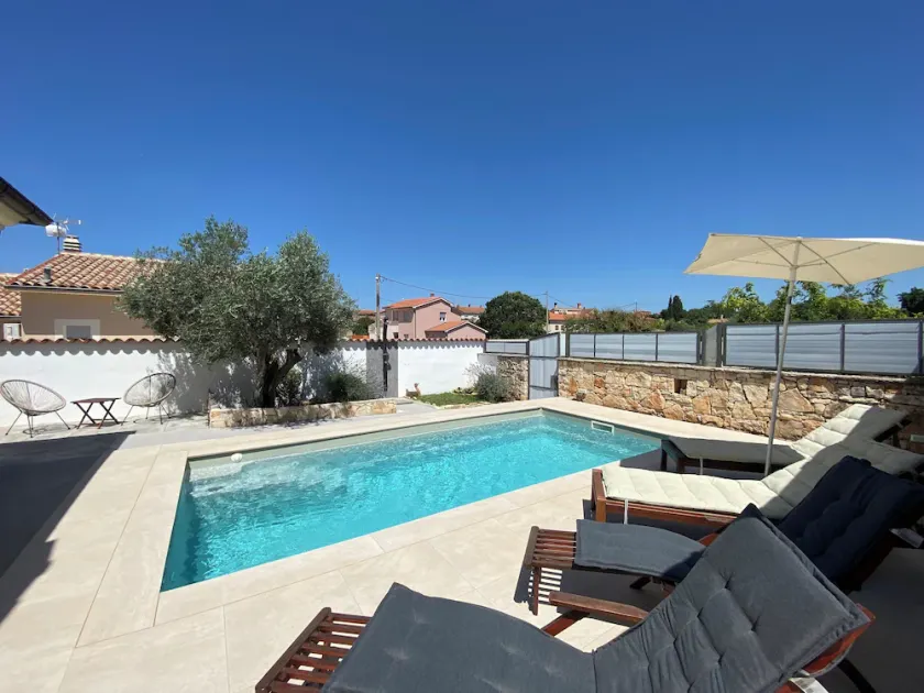 HOLIDAY HOME \"NOVAKI\" WITH PRIVATE POOL TO 5 PERSON - Image 1