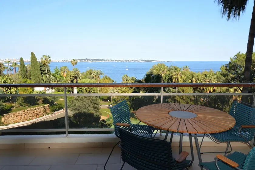 Cannes Eden. Großes Studio mit Meerblick, Zugang zum Strand, ruhig, Swimmingpool und Tennis. - Image 1