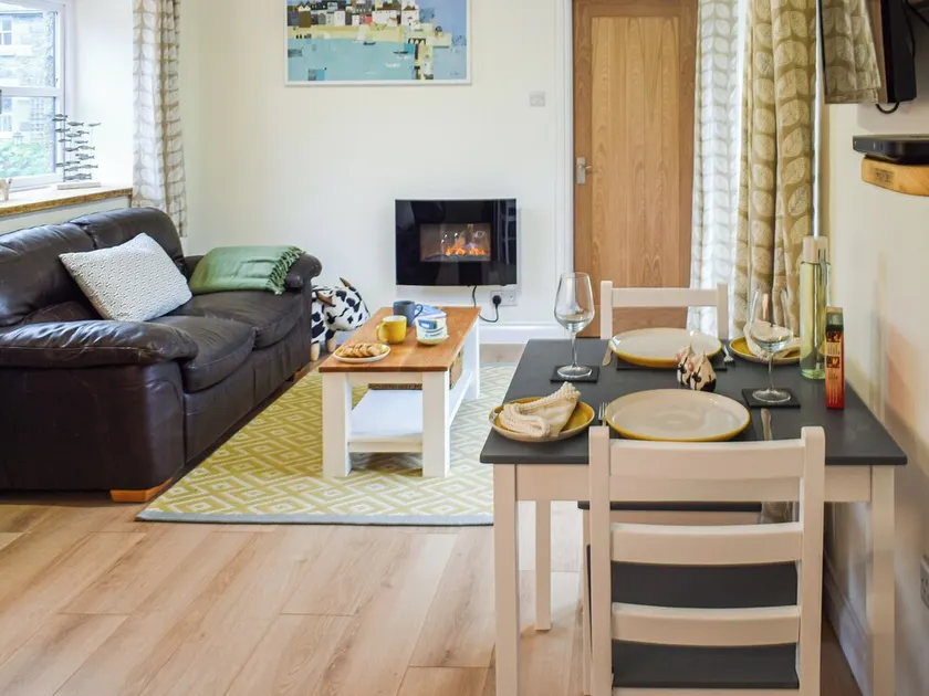1 bedroom accommodation in Helston, near Helston and the Lizard Peninsula - Image 1