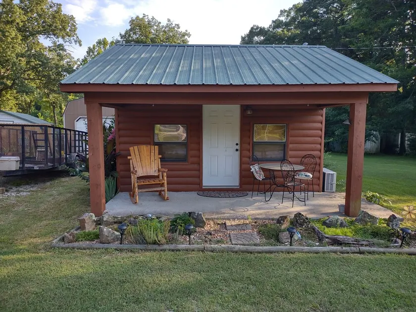 Cozy 1 Room Cabin - Image 1