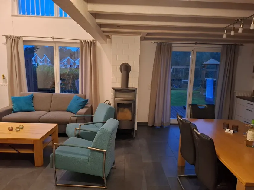 On the lake - luxury holiday home with every comfort, located directly on a lake - Image 1