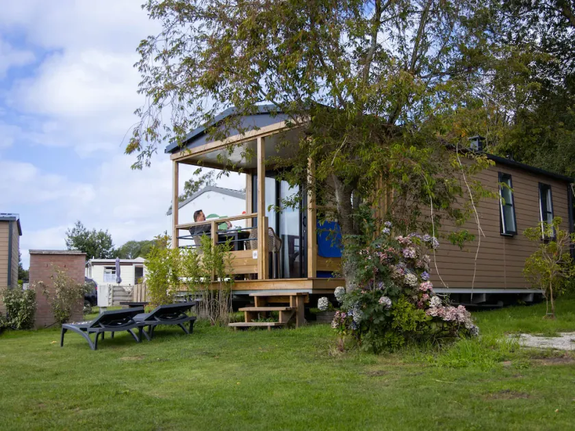 luxe chalet near a sandy beach on the Wadden Sea - Image 1