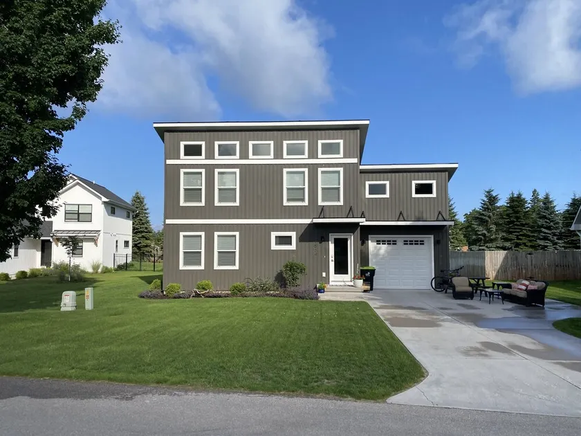 New - Single Family Home less than 1000 yards from Empire Beach - Image 1