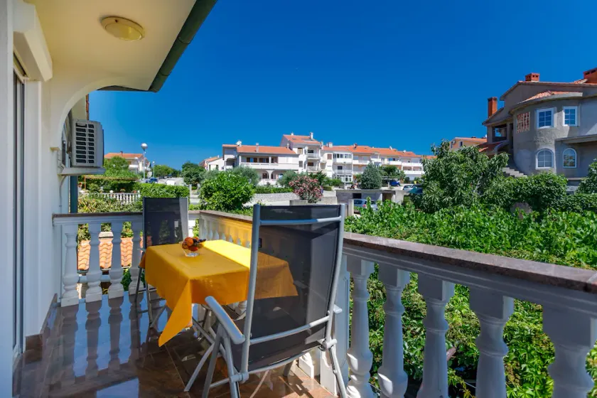 Lovely Studio Paradiso °2 in Krk with Air Conditioning, Wi-Fi, Shared Grill - Image 1