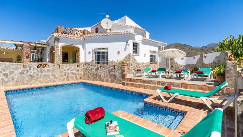 Villa Aránzazu Nerja by Ruralidays - Image 1