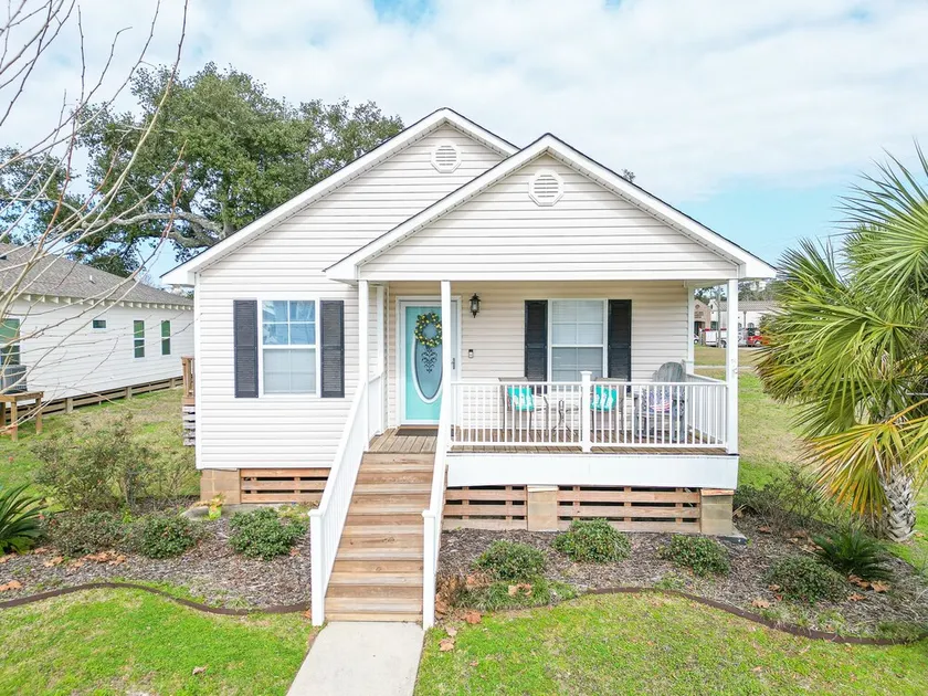 Beach View Cottage Perfect for Family & Friends! - Image 1