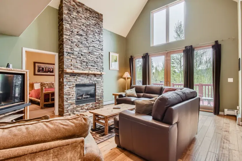 4 Bedrooms - Image 1