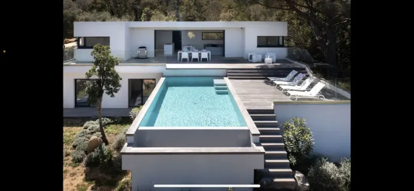 Architect villa with open sea view - Image 1