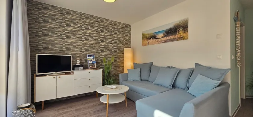 2-room apartment for 3 people on the ground floor with bicycles and WLAN - Image 1