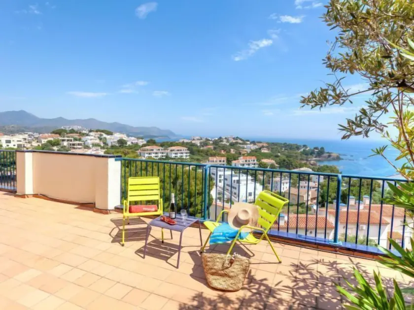 Apartment L'olivar II in Llançà - 4 Persons, 2 Bedrooms - Image 1