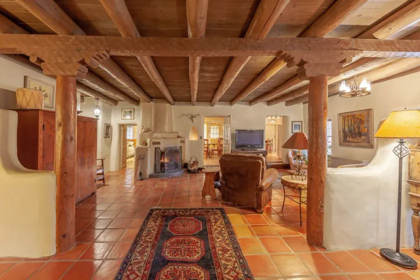 Historic charm of old Taos with modern amenities. Very best location! - Image 1