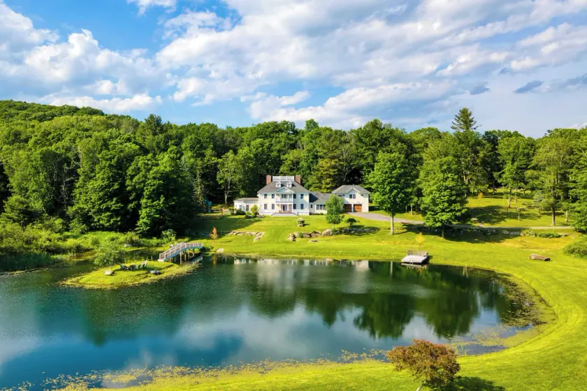 Secluded Estate Optional Guest House, Pond, Playroom, Gym & Theater Sunny Pond by Avantstay - Image 1