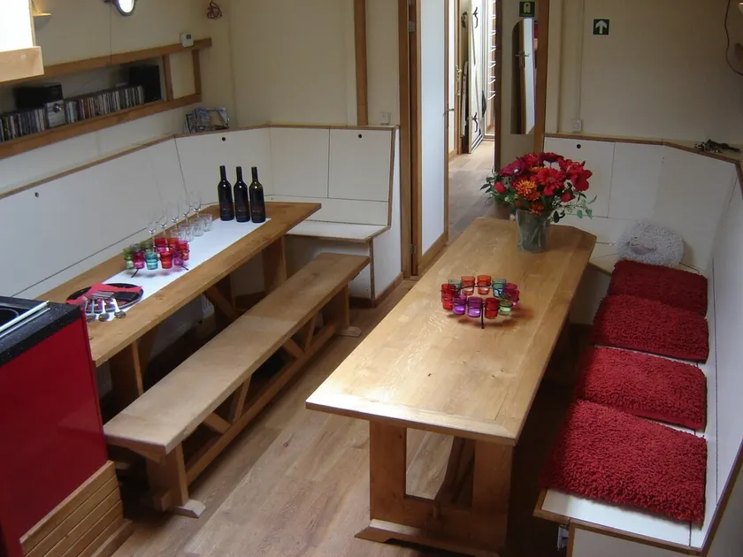 Suitable for families and groups of 6 to 12 people - Image 1