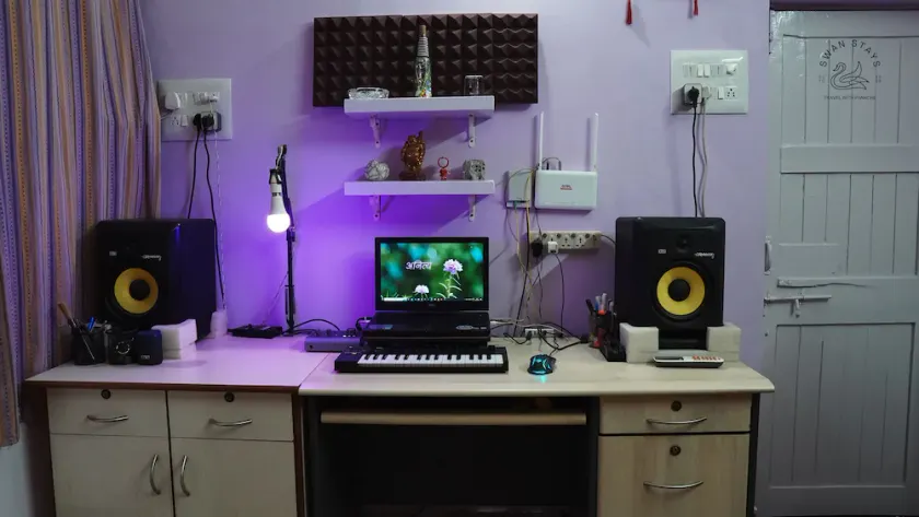 Stay with Music Artist RAME in 1BHK Home - SwanStays - Image 1