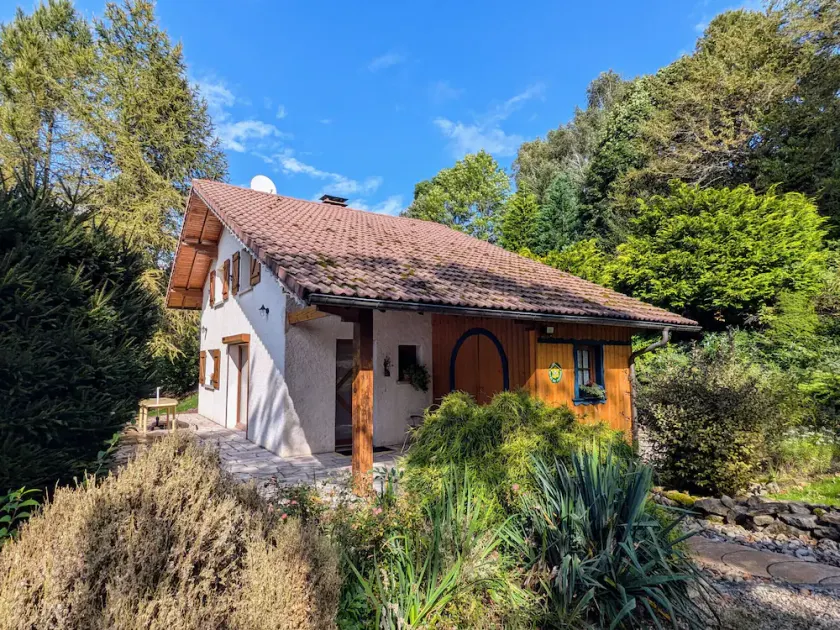 Cozy Mountain Home, Near Skiing, Hiking, and Christmas Markets - Image 1