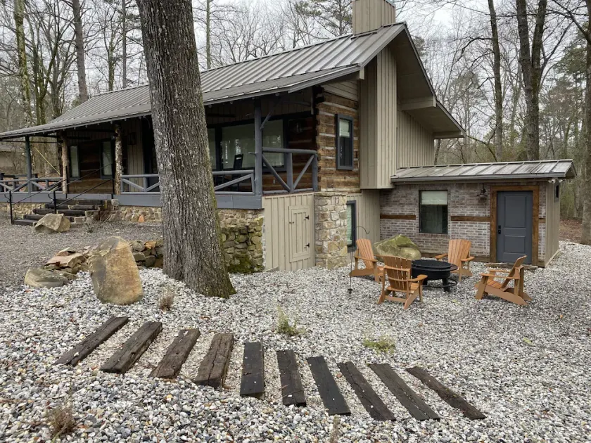 Modern cabin on beautiful Lake Greeson 45 minutes from Hot Springs! - Image 1