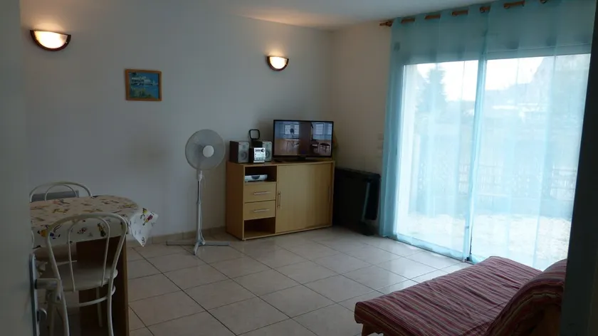 Damgan: Grand Studio + Terrasse, à 2 pas de la plage, design original dans une belle petite résidence - Image 1