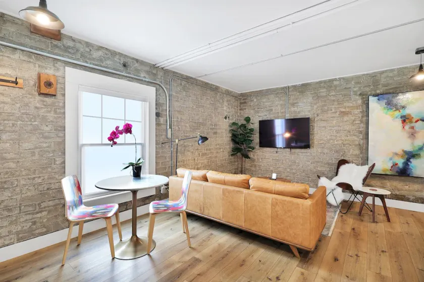 Summit Lofts Boutique Hotel - Image 1