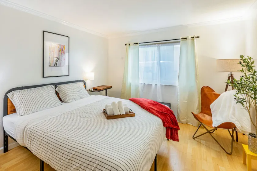 Condo in Most sought after neighborhoods - Image 1