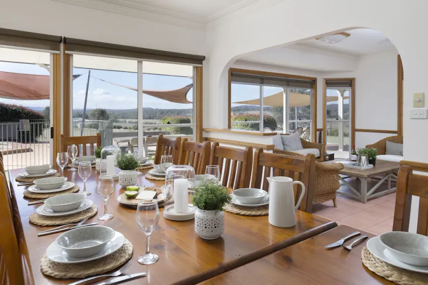 Windsors Edge Residence & Homestead - Image 1