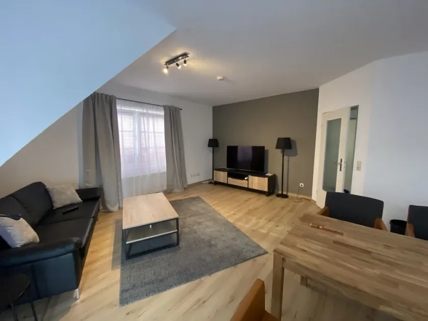 Sonnige 3 Zimmer Wohnung im 1 OG - Image 1