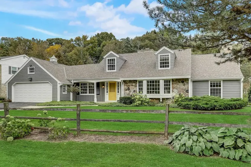 Exceptional North Shore Home - Image 1