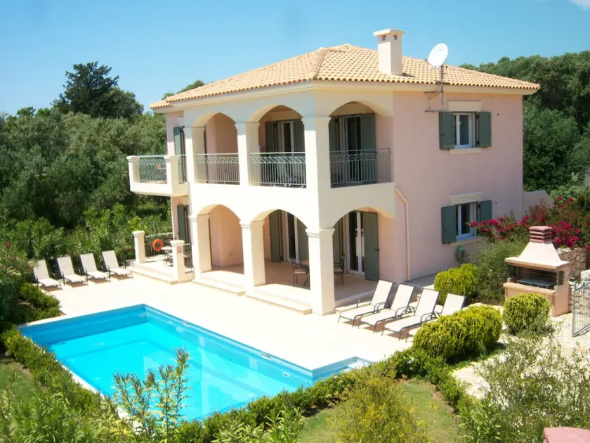 Short walk to the beach ,Four bedrooms four   bathrooms sleeps 8 - Image 1
