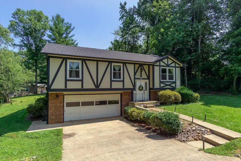 Grand Cozy Cottage - Image 1