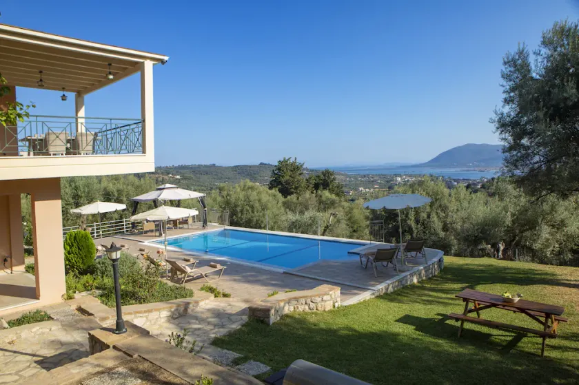 Private, luxurius, serene, pool, seaviews, family/pet friendly - Image 1