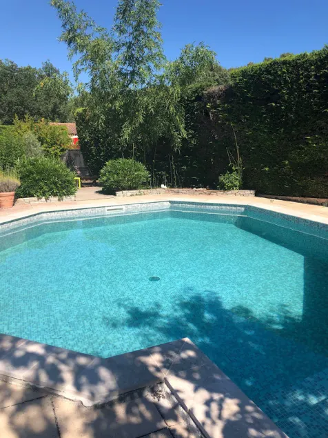 In der Nähe von Aix en Provence<br>Unabhängiges Studio 65 € / Nacht<br>400 € die Woche 1 Oktober / 30/04 <br><br><br><br> - Image 1