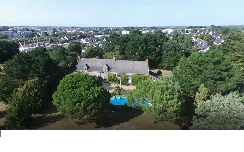 Grande maison familiale, piscine à 27 degrés, Vannes à 10 minute à pieds, - Image 1