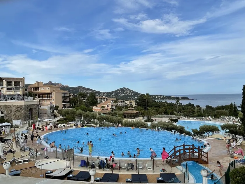 Air-conditioned studio apartment 4 pers terrace, 5 swimming pools, beach 400m away - Image 1