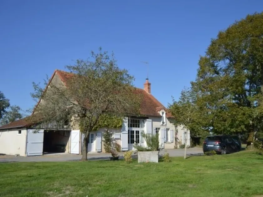 Tranquil Farmhouse Retreat in George Sand Valley - Cycling, Hiking & History - Image 1