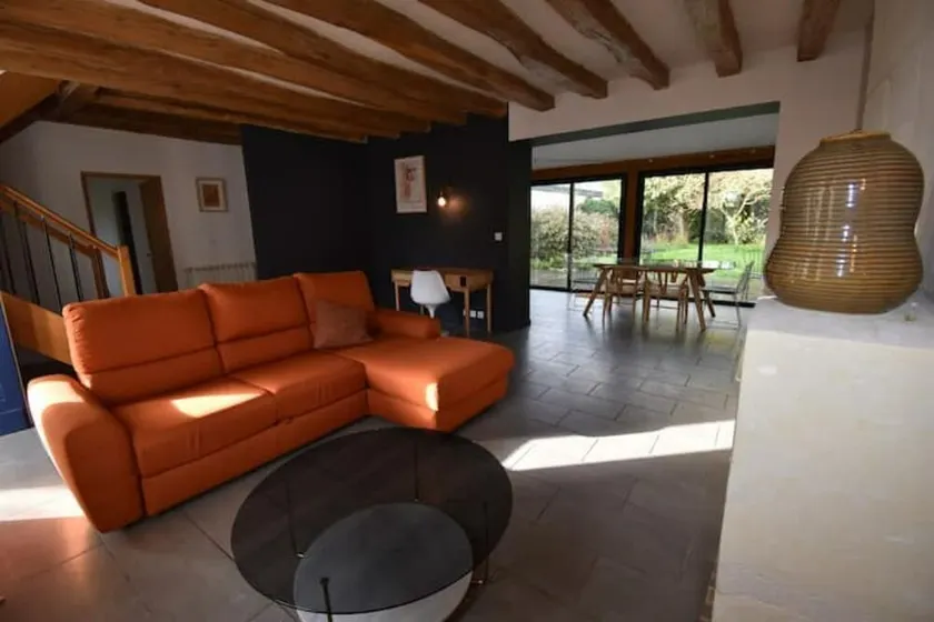 Charming farmhouse with garden close to Tours. - Image 1