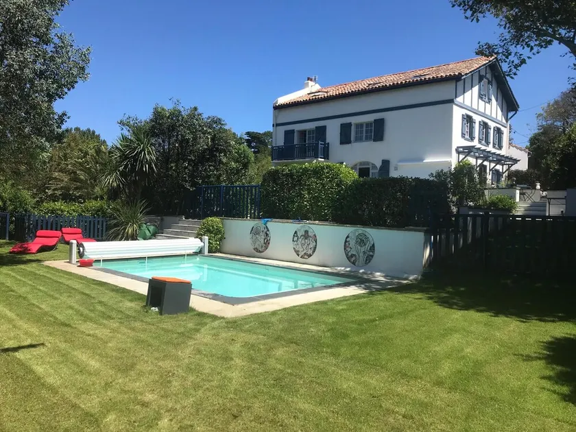 Old renovated Basque house, 200 m away from Cénitz Beach, with a view of the sea - Image 1