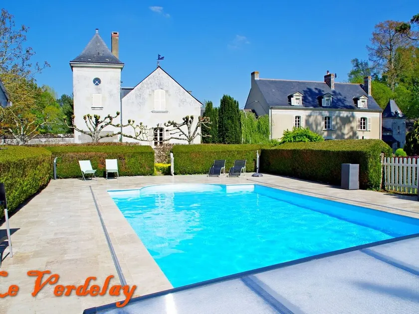 Charming Cottage with Heated Pool, Near Loire River, 2BR, Wi-Fi, Parking - Image 1