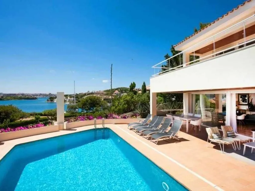 VILLA LANTANA - Luksus og stil med enestående udsigt over Mahón havn - Image 1