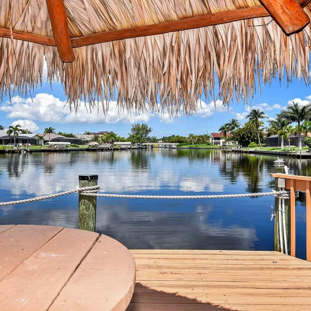 Rosegarden – Gulf Access Pool Spa Canal View - Image 1
