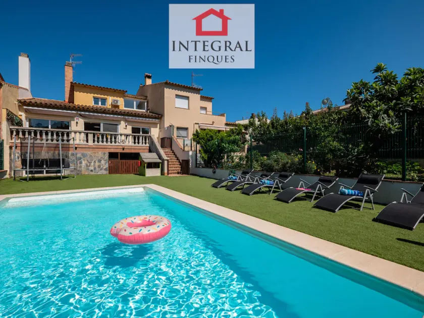Maison avec Piscine et Parking à 5 min de la Plage – Palamós - Image 1