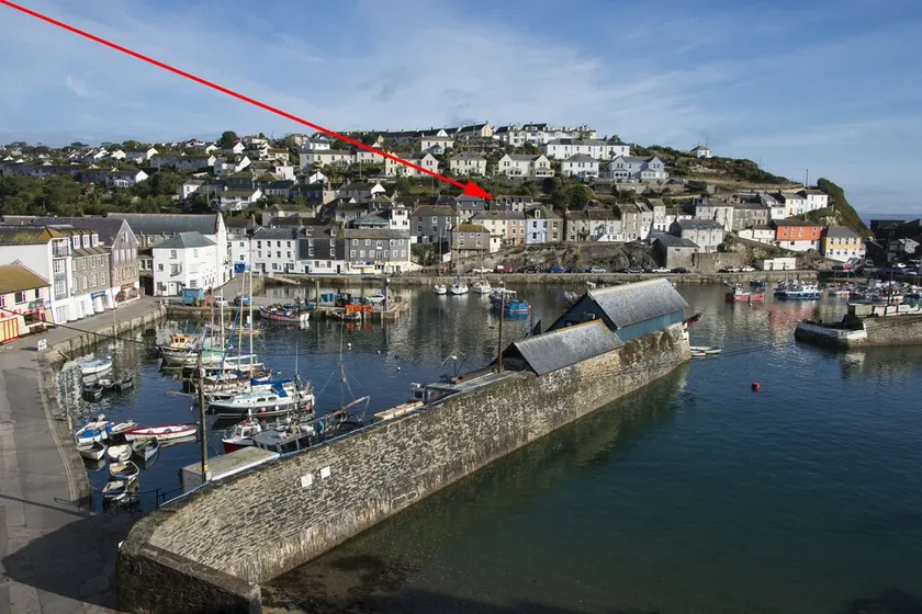 Thimble cottage , sea, harbour and village views ,courtyard ,Wi-fi, logburner - Image 1