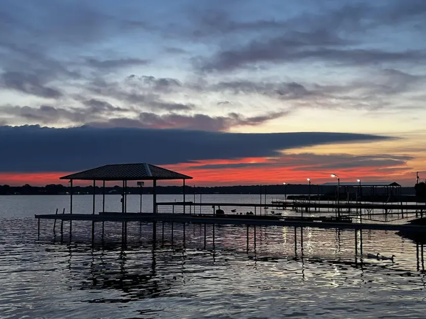 Make memories in this cozy water front house on Eagle Mountain Lake. - Image 1