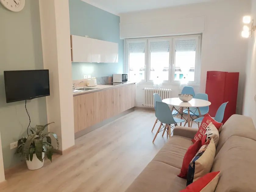 Stilfuld hyggelig og ny lejlighed, der for nylig blev renoveret med 4 personer i Milano - Image 1