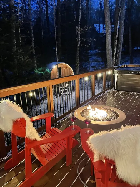 Cabernet Chalet*Private*Hot Tub* Sauna*Beach*Ski in/out*Fireplace*KB*Gameroom - Image 1