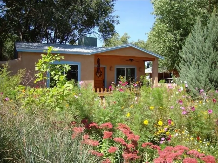 Charmante Corrales Casita - Image 1