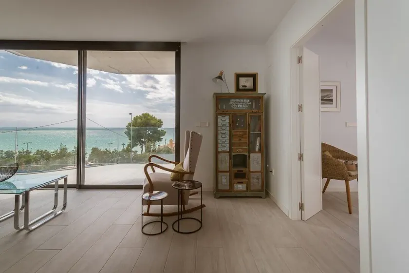 Modern sea front Sunny Beach - Image 1